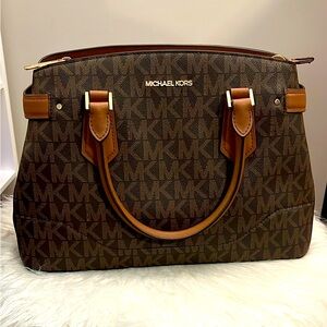 Michael Kors hand bag